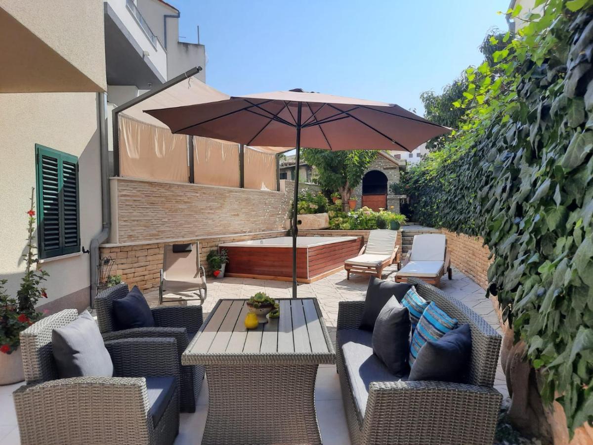 Apartments Vukovic Подстрана Екстериор снимка