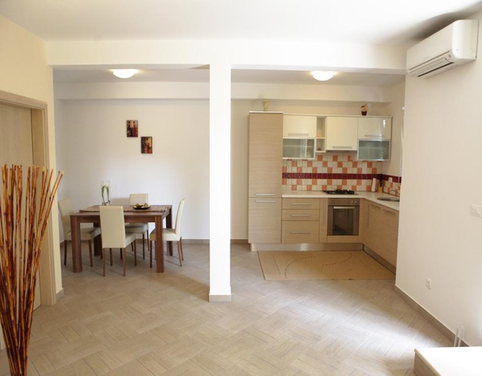 Apartments Vukovic Подстрана Екстериор снимка