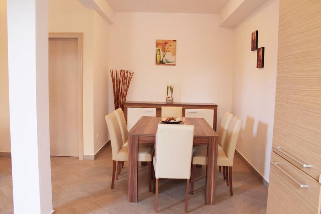 Apartments Vukovic Подстрана Екстериор снимка
