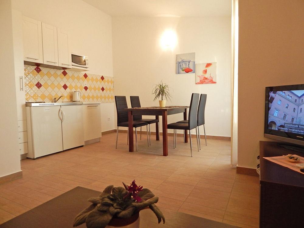 Apartments Vukovic Подстрана Екстериор снимка