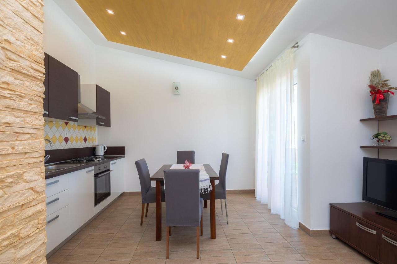Apartments Vukovic Подстрана Екстериор снимка