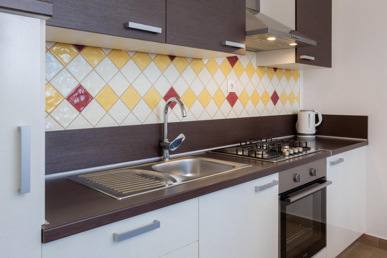 Apartments Vukovic Подстрана Екстериор снимка