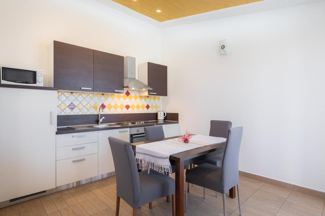 Apartments Vukovic Подстрана Екстериор снимка